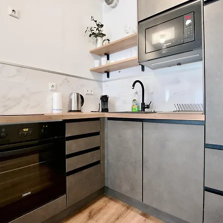 Premium By Hi5 - - Jewish Quarter