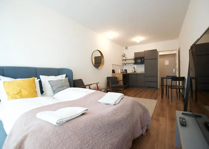 Premium By Hi5 - - Jewish Quarter