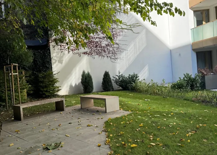 Premium By Hi5 - - Jewish Quarter